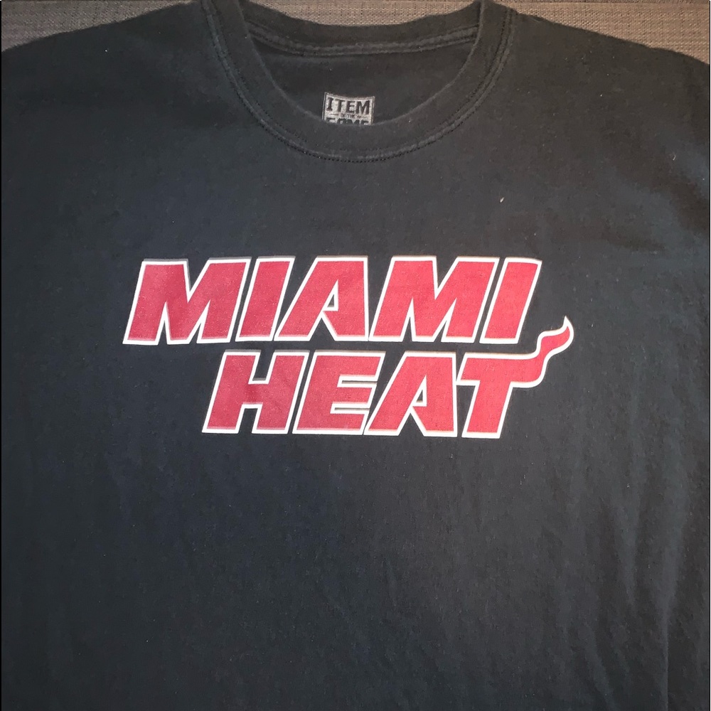 XL black Miami Heat graphic short sleeve t-shirt